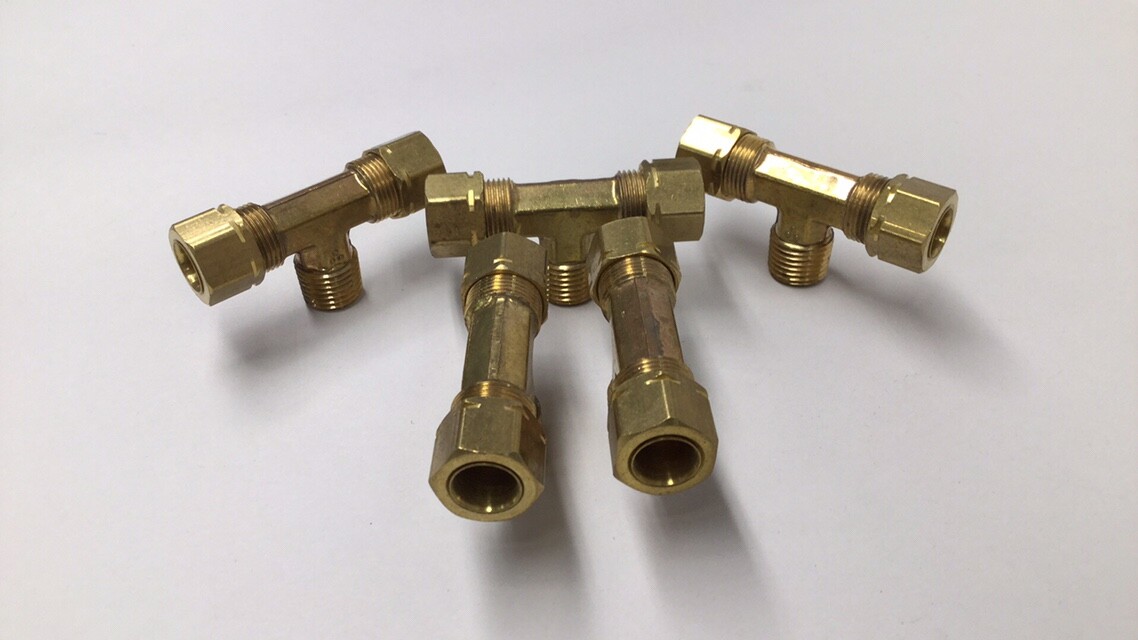 Imperial Eastman 72CM06X04 Male Branch Tee Fitting 1/4"Npt 3/8" Tube