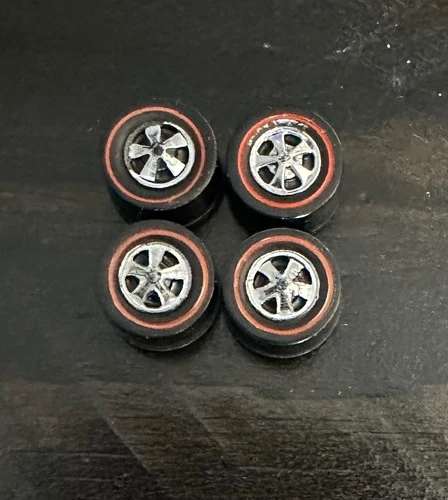 1968-69 Hot Wheels Redline Medium Bearing Wheels!! Set of 4!! OG!! Nice!!