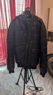 H&M Divided Herren Steppjacke XL Schwarz mit Kapuze, Reißverschluss - Bild 1 von 4