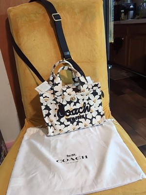 Coach Cargo Tote Featuring A Daisy Floral Print Turn Lock & Zipper 