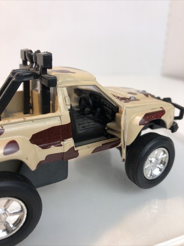Unbranded Die Cast Toyota Truck Military Police Pull Back Action 1:32 - Picture 10 of 12