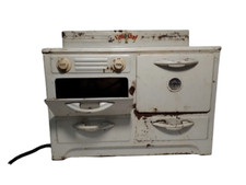 Vintage Little Chef Play Stove / Oven. Working, 13.5 x 7 x 11, White