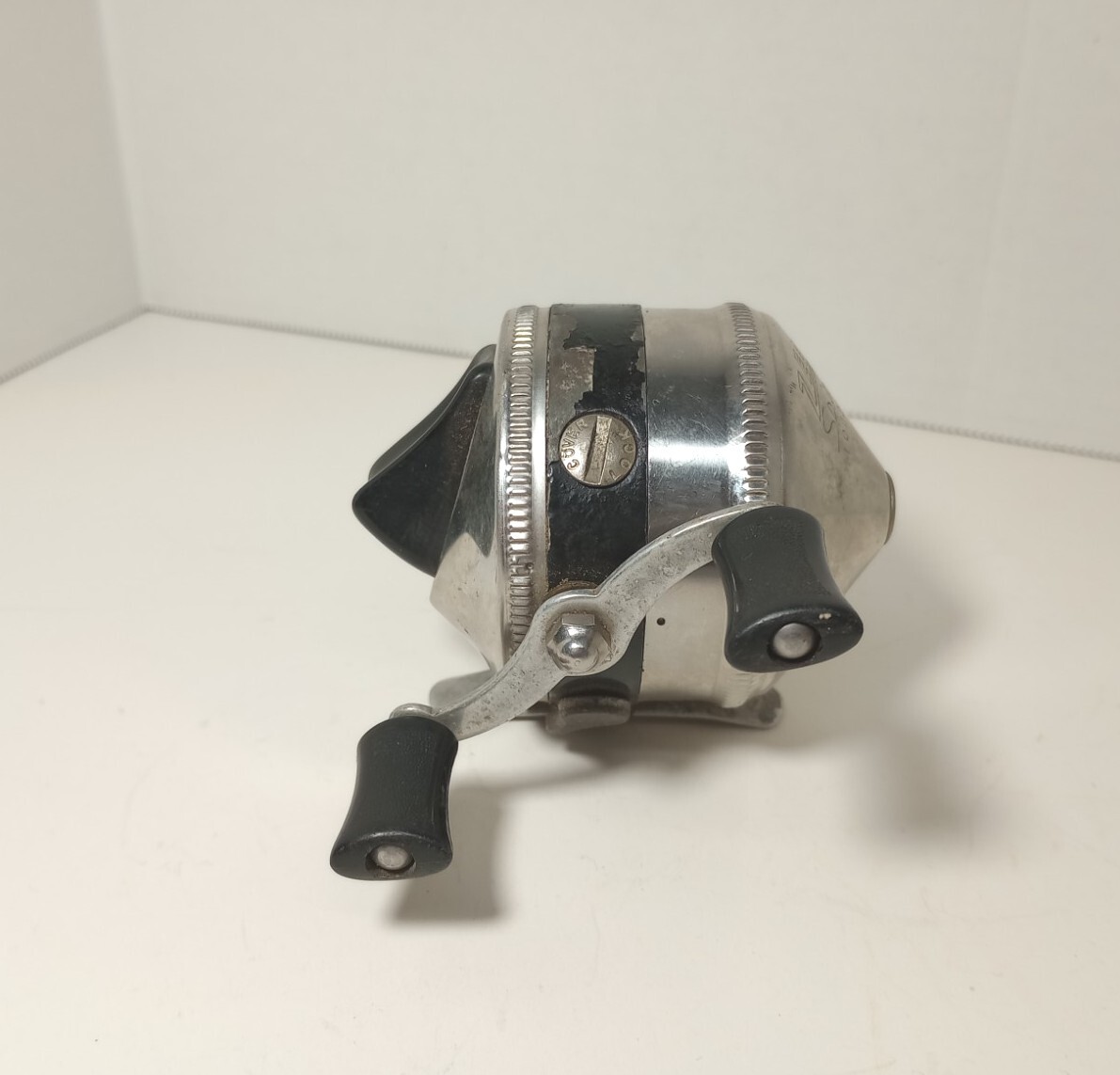 Zebco Spinner Model 33 Vintage Large Single Rivet Metal Foot