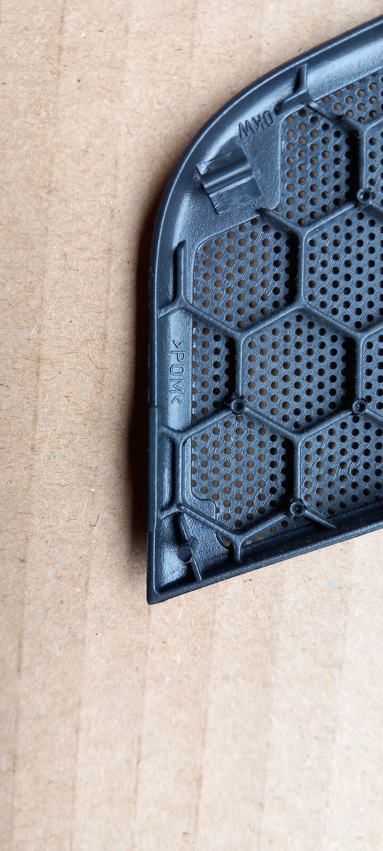 Lautsprecherabdeckung rechts vorne oben in der Tür 8Z0035436 Für  