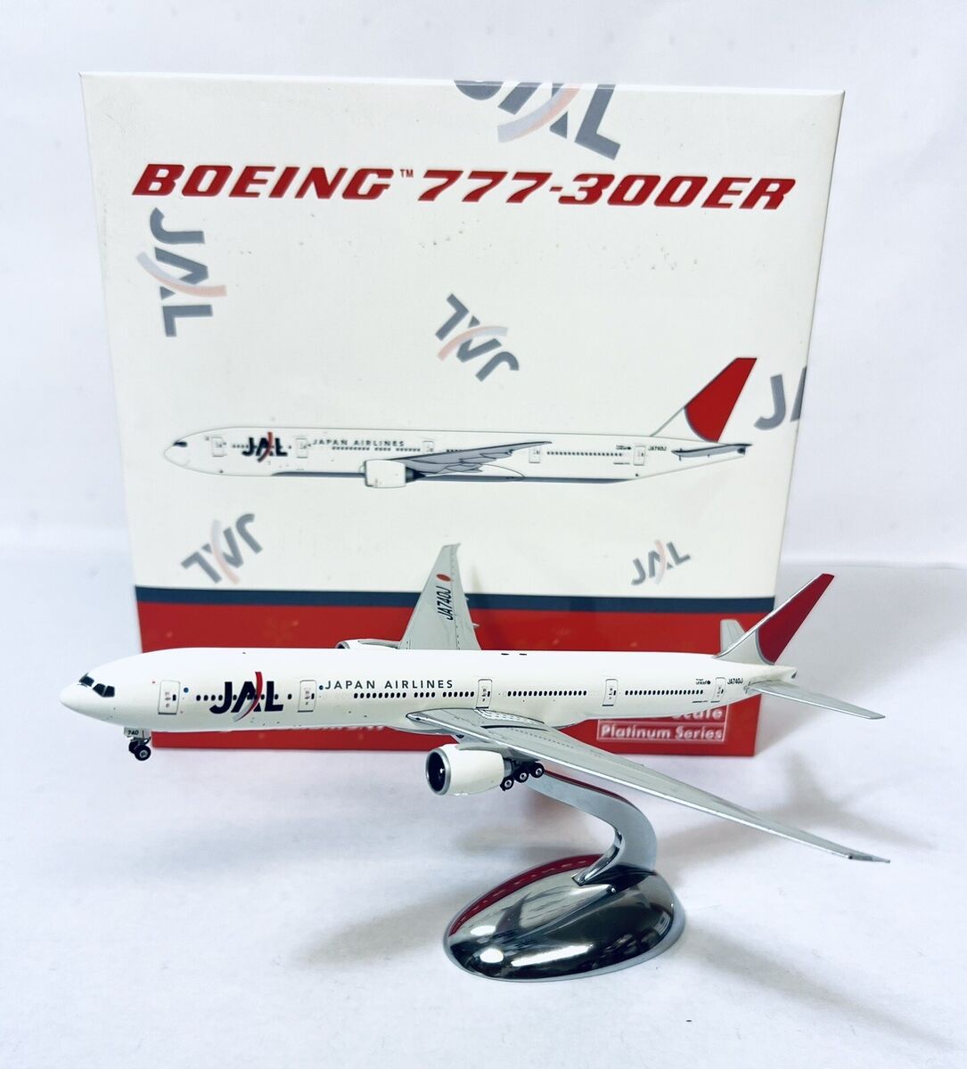 Phoenix Models JAL Japan Airlines Boeing 777-300ER 1:400 Phoenix Models JAL Japan Airlines Boeing 777-300ER 1:400