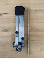 Robuster Stativwagen mit feststellbaren Rollen für Foto- und Videokameras u. a.