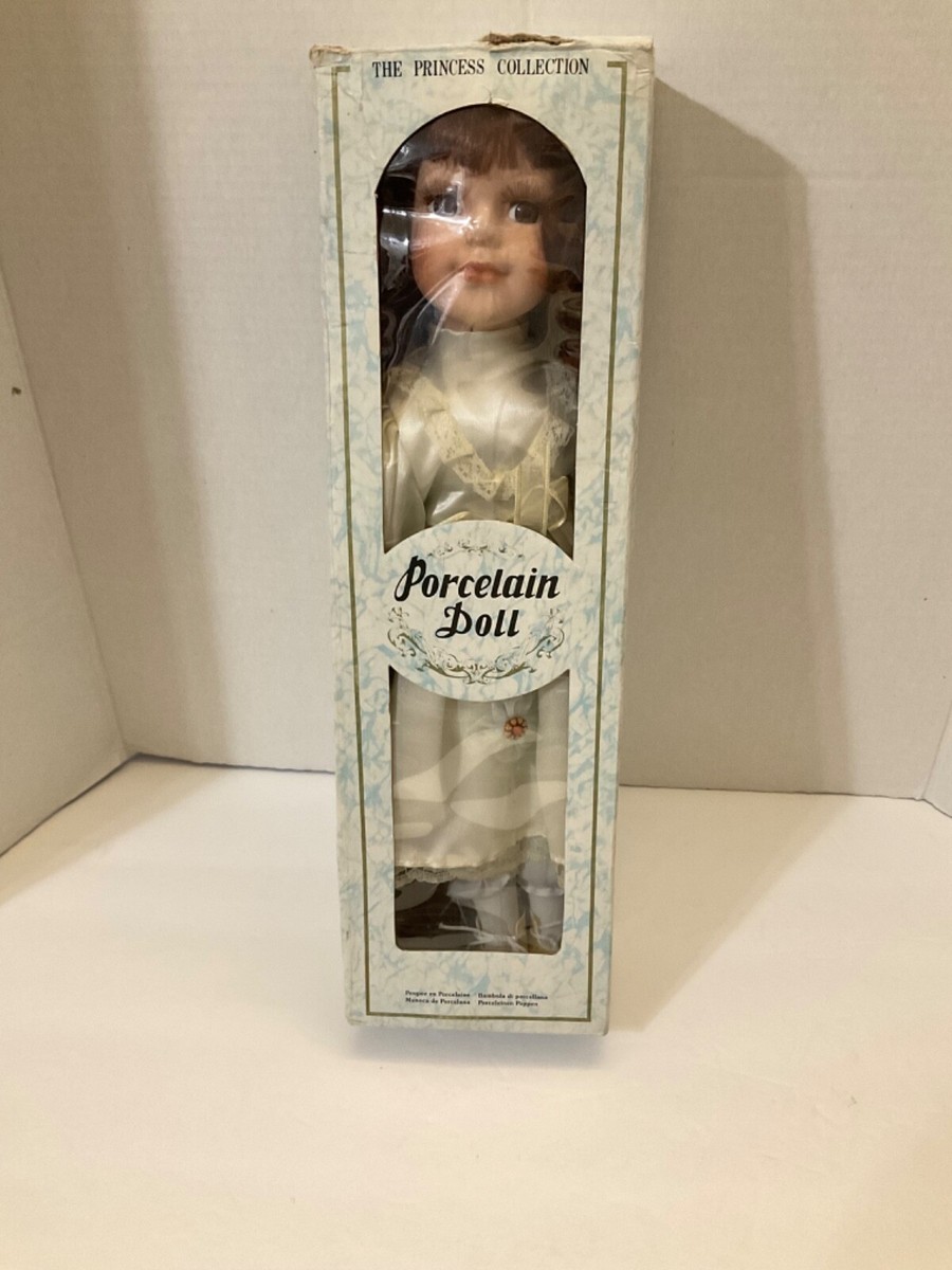 着せ替え服・アウトフィット Porcelain Doll The Princess Collection The Princess Collection Collectible Porcelain Doll 16