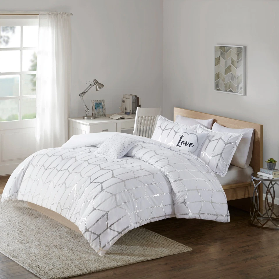 Intelligent Design Raina Metallic Printed Comforter Set Duvet with Sham Pillows - Image 3 of 4