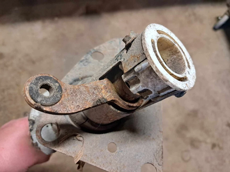 1965 Oldsmobile F85 Steering Column - Image 3 of 4