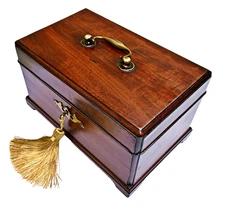 18th Century Chippendale style Tea caddy with Key, circa 1780