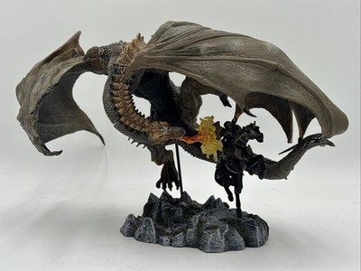 McFarlane Dragons Quest For Lost King BERZERKER Clan Dragon vs HUMAN Attacker