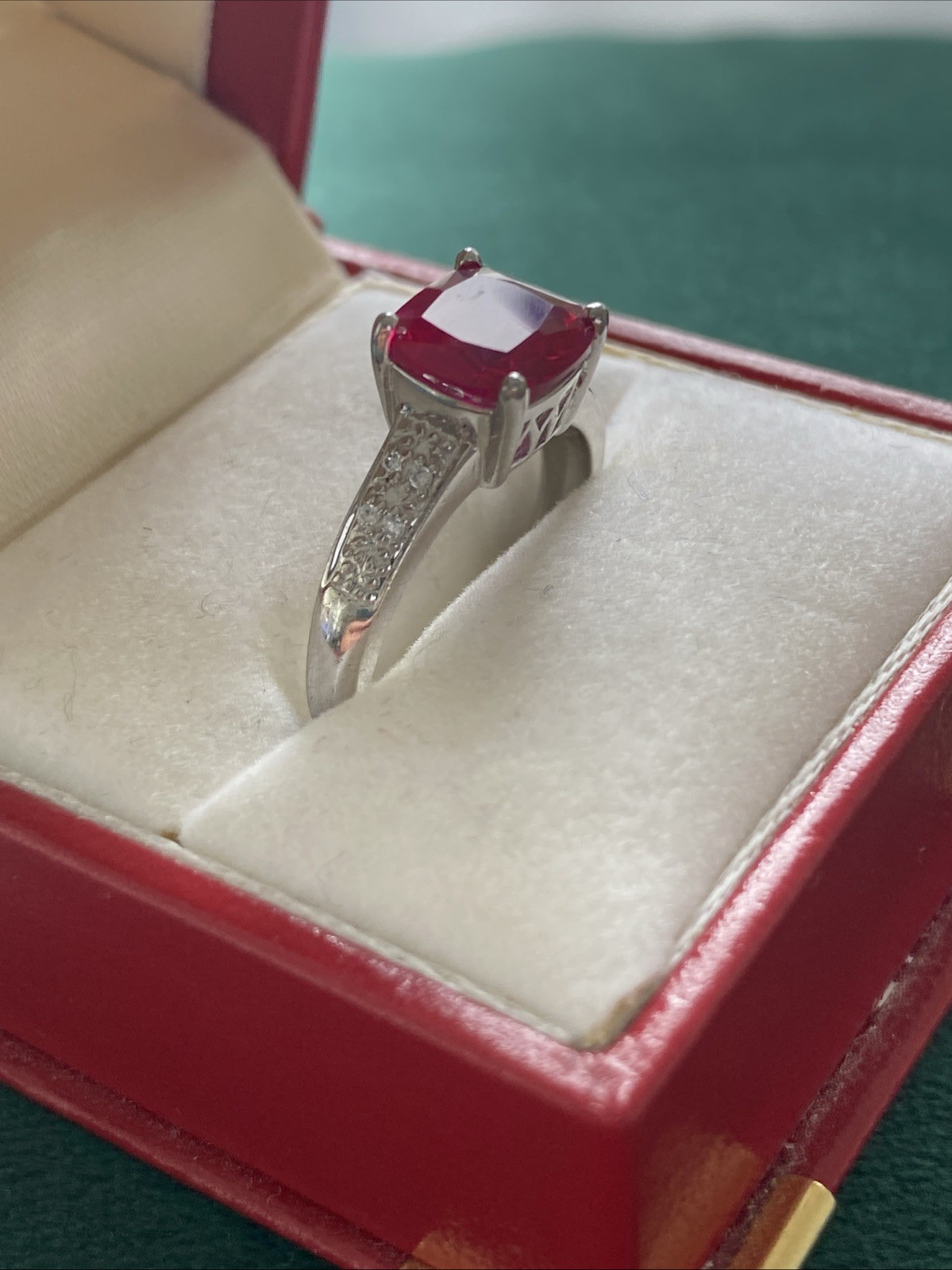 very beautiful silver ring with ruby ​​925. - image 2