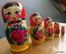 traditional  WOOD Hand painted  RUSSIAN NESTING DOLL 5  PCS   4.5"  #12s