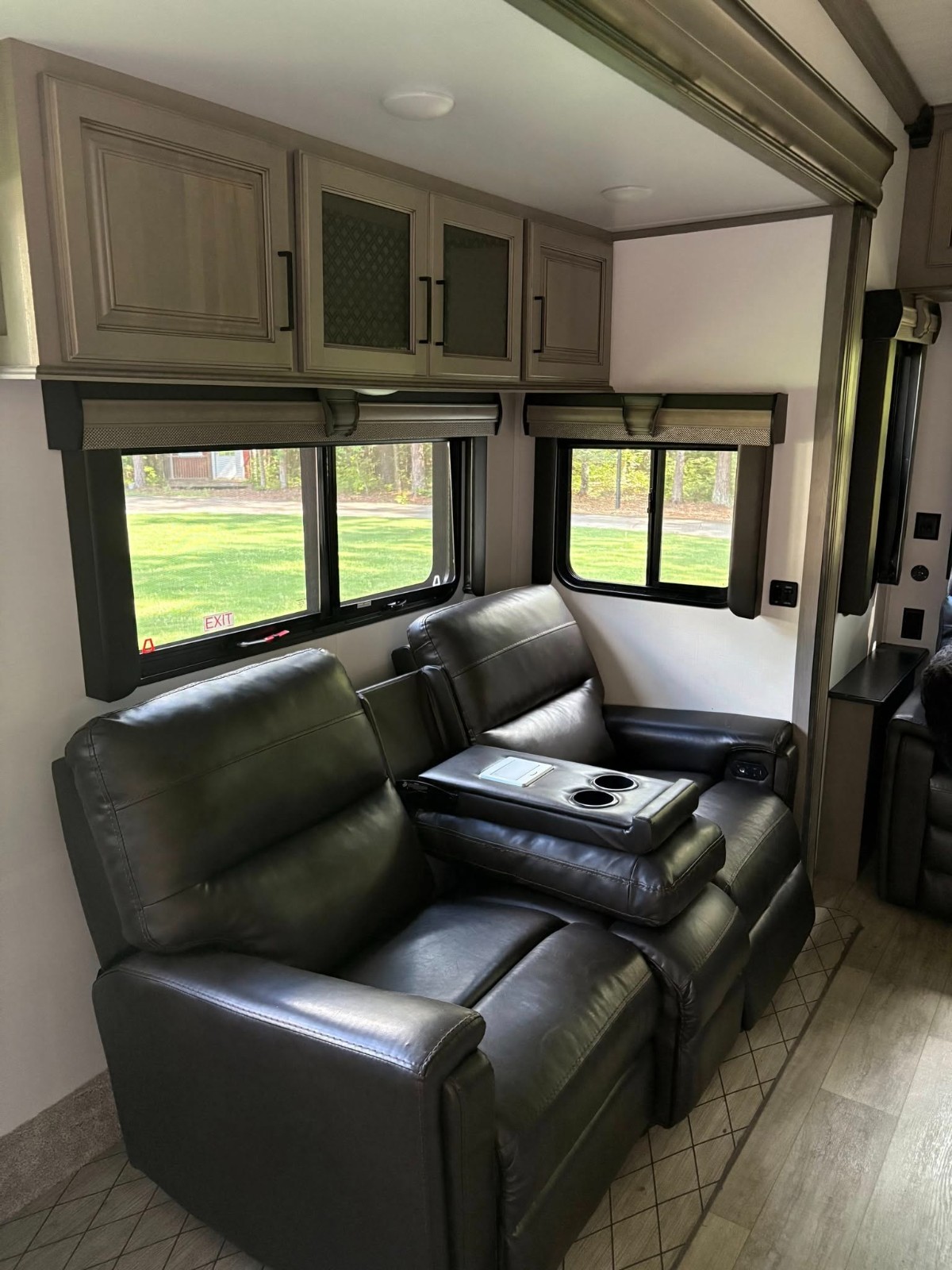 2022 Keystone Montana 5th Wheel RV - Currently Owned by Dog the Bounty Hunter