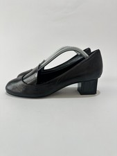 Chanel Black Leather Round Toe Pumps 37.5/ 7.5 US/ 4.5 UK