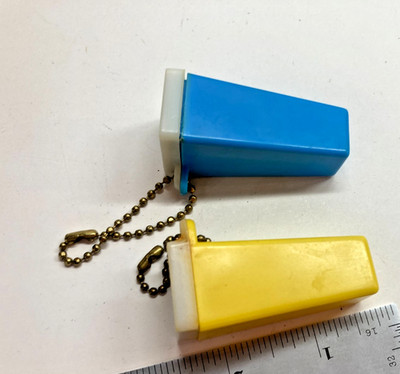 Vintage Plastic Keychain Telescope Photo Viewer souvenir key chain lot of 2