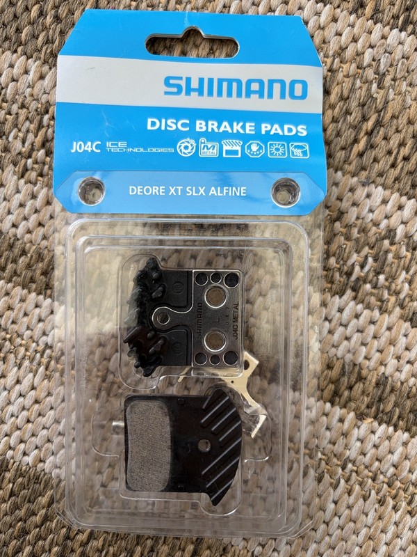 Shimano J04C Metal Disc Brake Pads with Cooling Fins – New