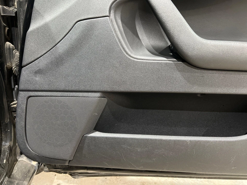 2009 - 2013 Audi A3 Passenger RH Right Black Front Door Trim Panel Foto 4 de 4