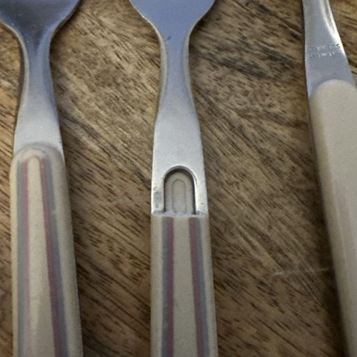 Pfaltzgraff JUNIPER 40 Pc Plastic Handle Stainless Flatware Some Damage - Picture 5 of 12