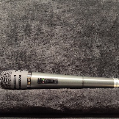 TOA WM-270 Professional Cardioid Wireless Microphone Handheld