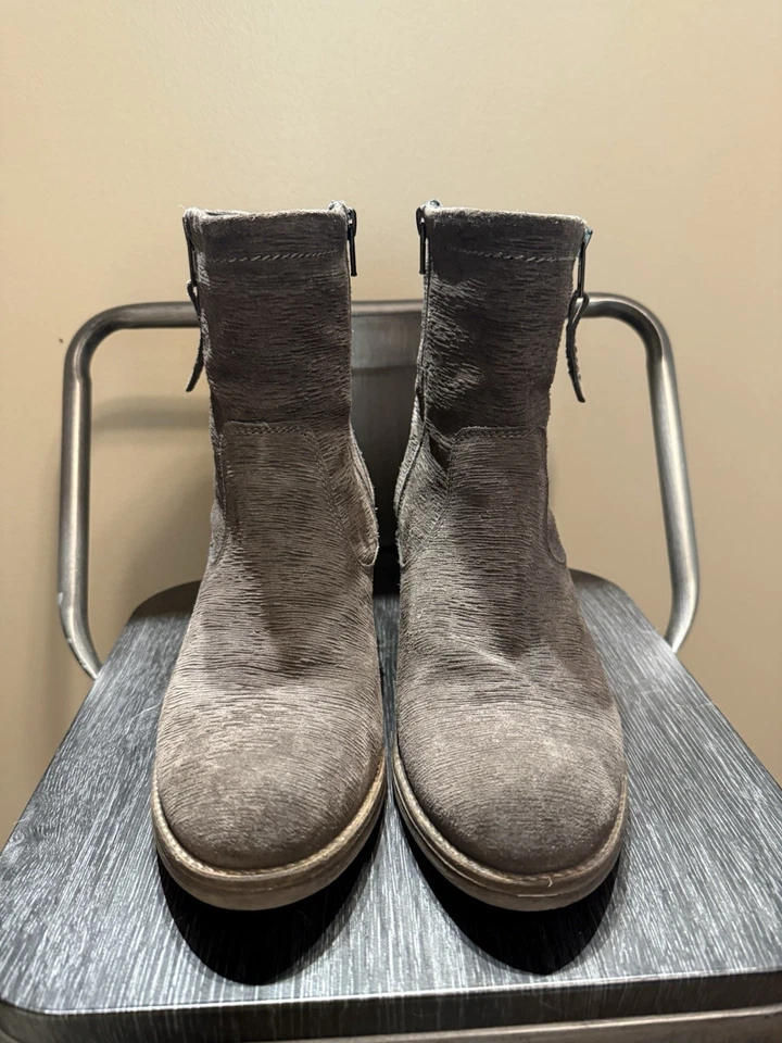 TAOS Shaka Grey Suede Ankle Boots Women's US 9-9.5 - Image 2 of 4