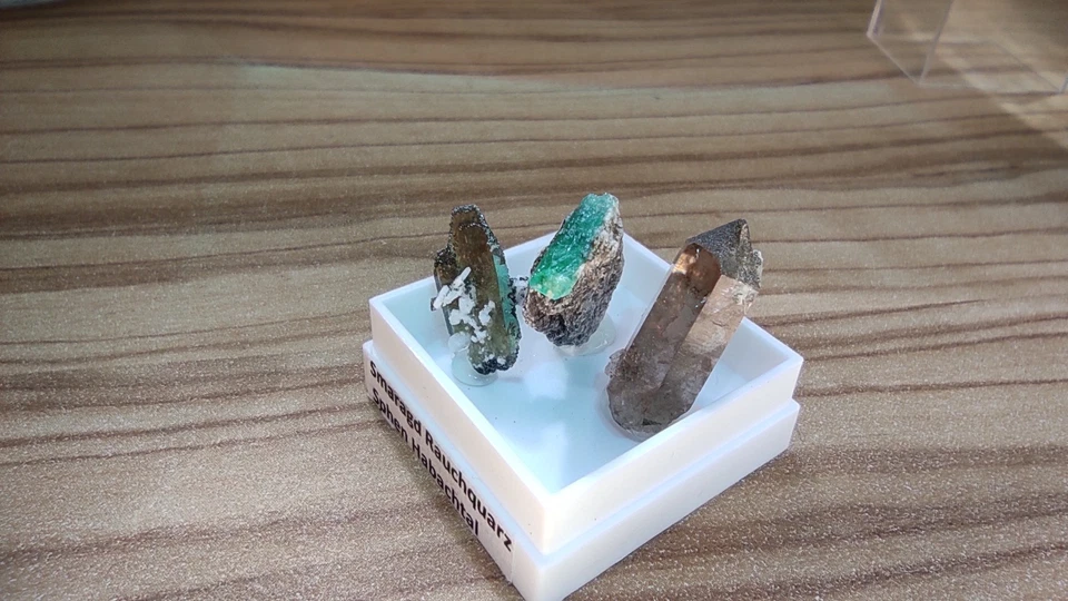 Smaragdstufe Habachtal Österreich Rauchquarz Sphen Mineralien Rohstein - Bild 2 von 4