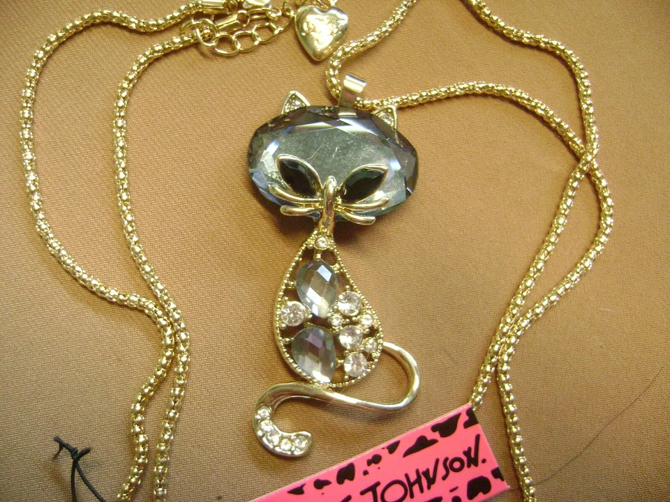 NUEVO CON ETIQUETAS-COLLAR COLGANTE GATO CRISTAL FACETA GRIS BETSEY JOHNSON - VENDEDOR DE EE. UU. Foto 2 de 4
