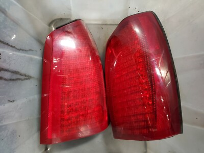 OEM Left & Right Tail Light Assembly For 2000-2005 Cadillac Deville – Pair