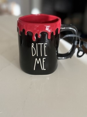 RAE DUNN HALLOWEEN  SNOW WHITE ''BITE ME'' COFFEE MUG DRIPPING BLOOD  (NEW)