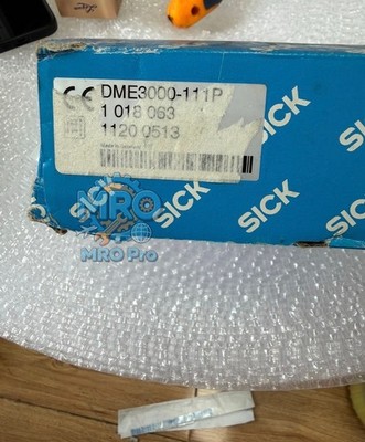 DME3000-111P Brand New Product Long distance laser ranging sensor DHL Shipping