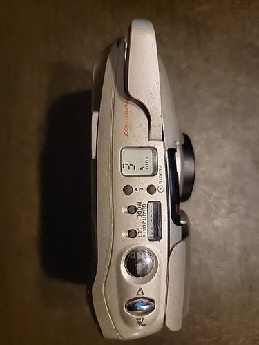 Olympus Infinity Stylus Zoom 70 Quartzdate 35mm Point & Shoot Film Camera - Picture 3 of 12