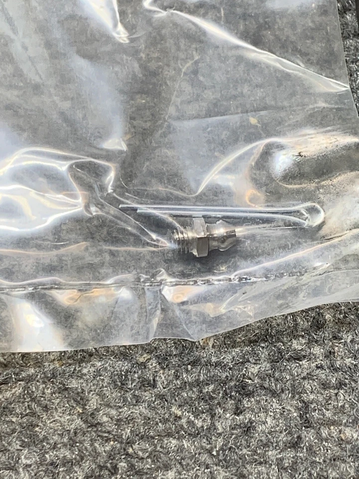 Extremo de barra de amarre de dirección XRF ES3365T para Lincoln Blackwood 2002 Foto 3 de 4