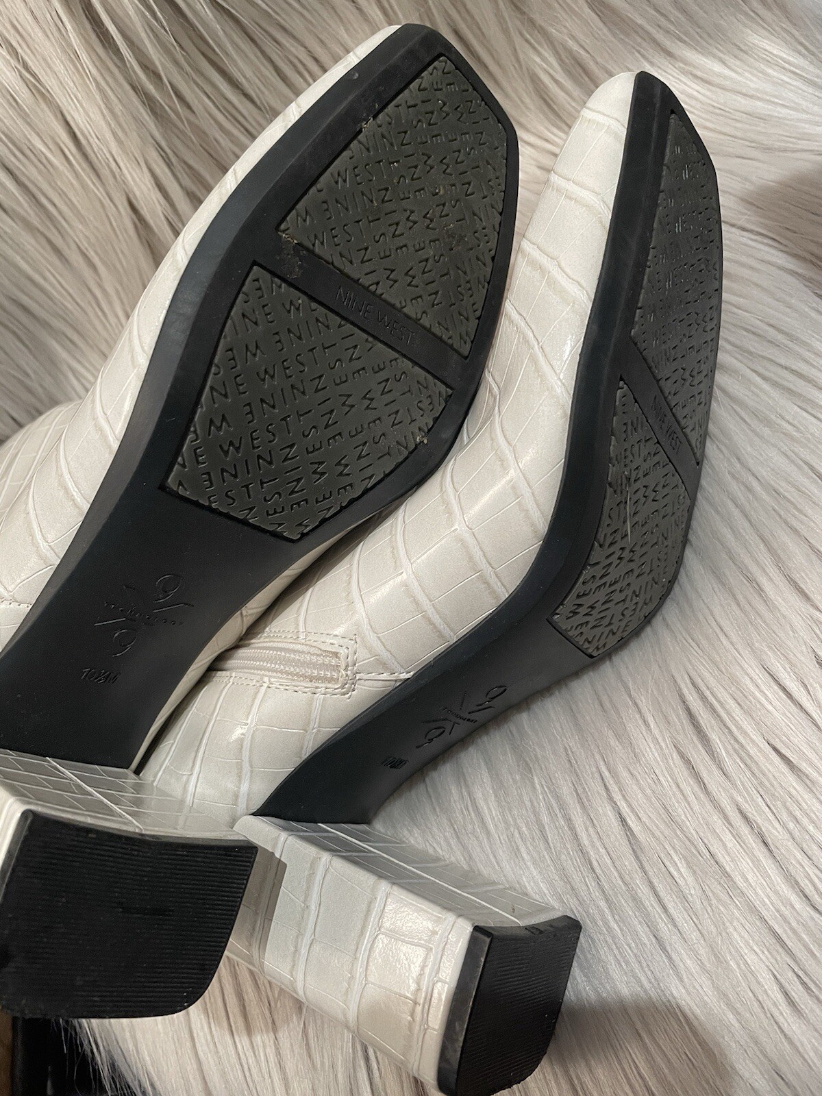 WHITE BOOTIES - image 5