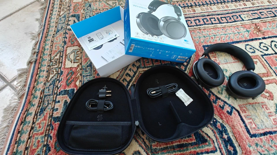 Sennheiser Momentum 4 Wireless, foto 4 di 4