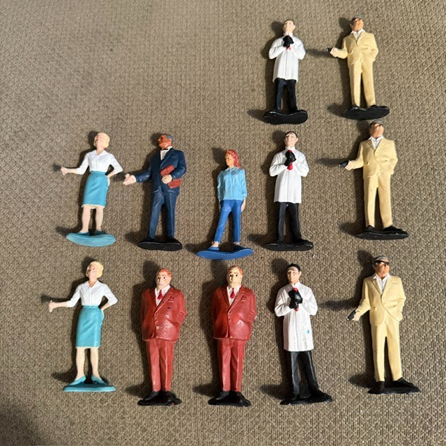 12 1960s-Emilio Largo/Dr. No/Moneypenny/+ more A.C.Gilbert James Bond Figure Lot