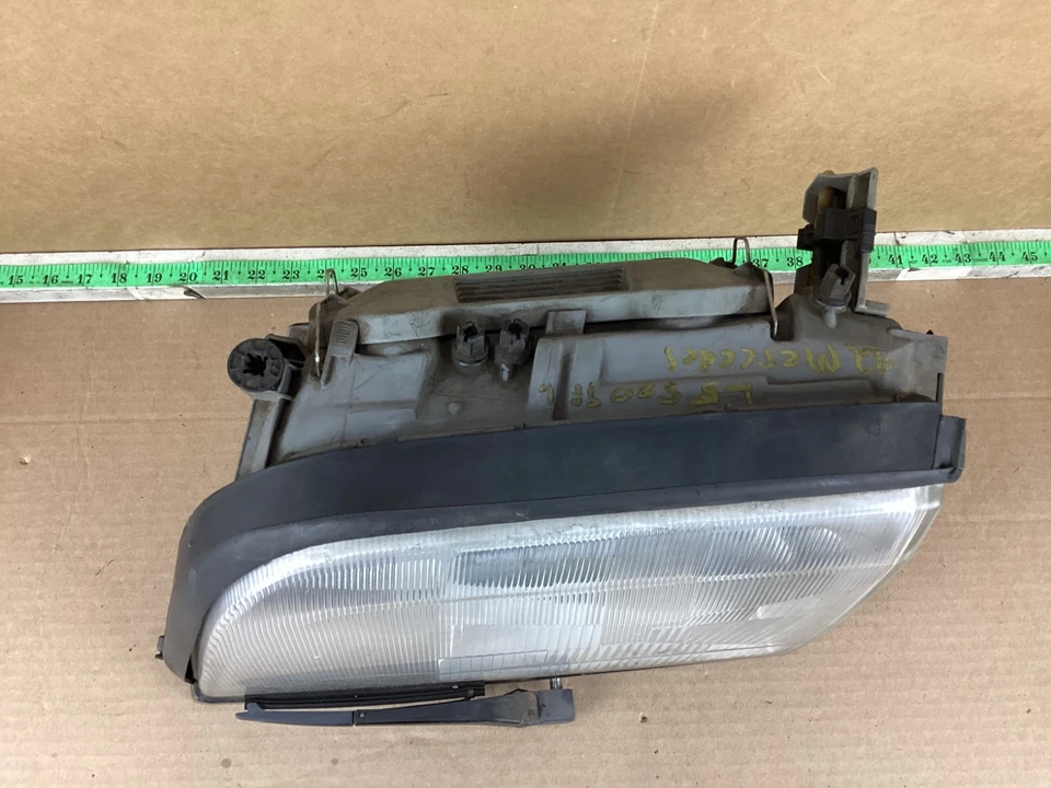 Farol dianteiro esquerdo do lado do motorista Mercedes-Benz 500SEL 1992-1993 1408206561 FABRICANTE DE EQUIPAMENTO ORIGINAL - Imagem 2 de 4