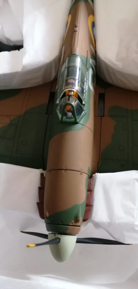 Corgi Hawker Hurricane Mk 1:32 Flugzeug Modell Die-Cast Top - Bild 3 von 4