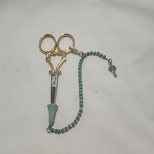 4 In Gold Tone Embroidery Scissor w Fob Sterling Silver Celtic Cross Green B21