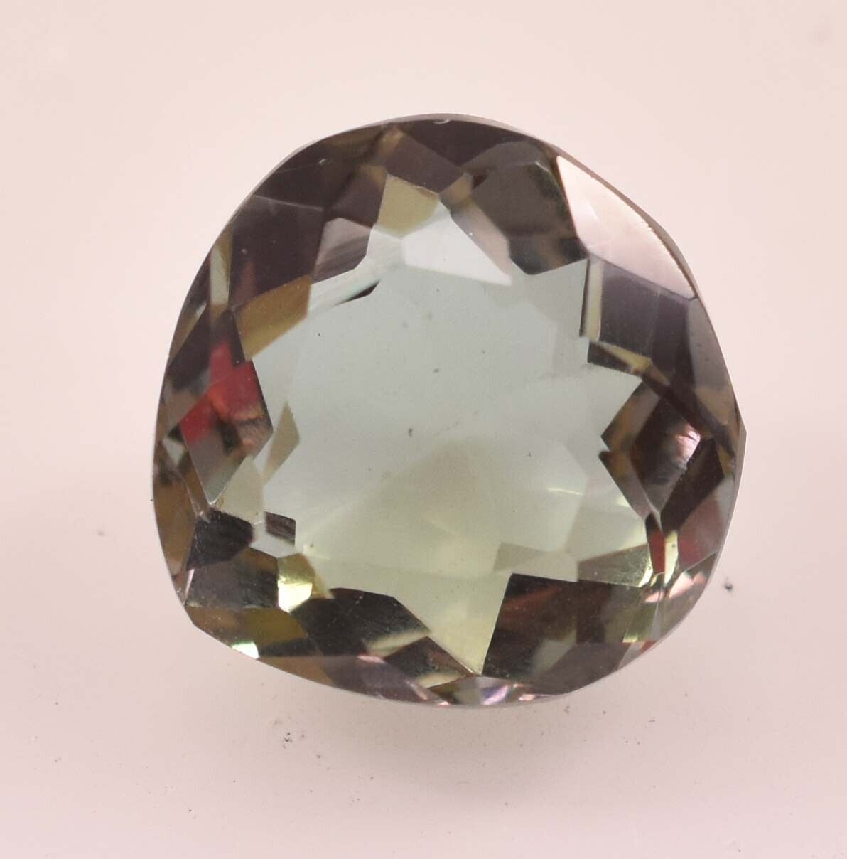 Grenat 1,00 Carat Changeant De Couleur (effet Alexandrite) - Mozambique - Taille Ovale - Non Traité