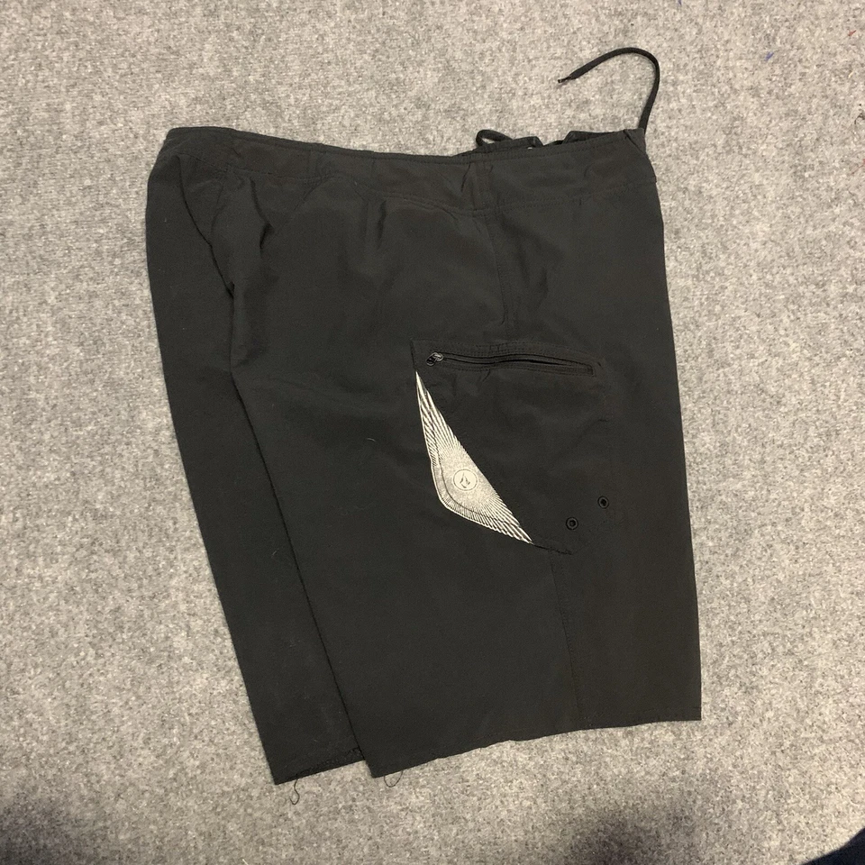 VOLCOM Swim Shorts Men's Large drawstring Pull On Unlined Hybrid Pocket - Image 2 of 4