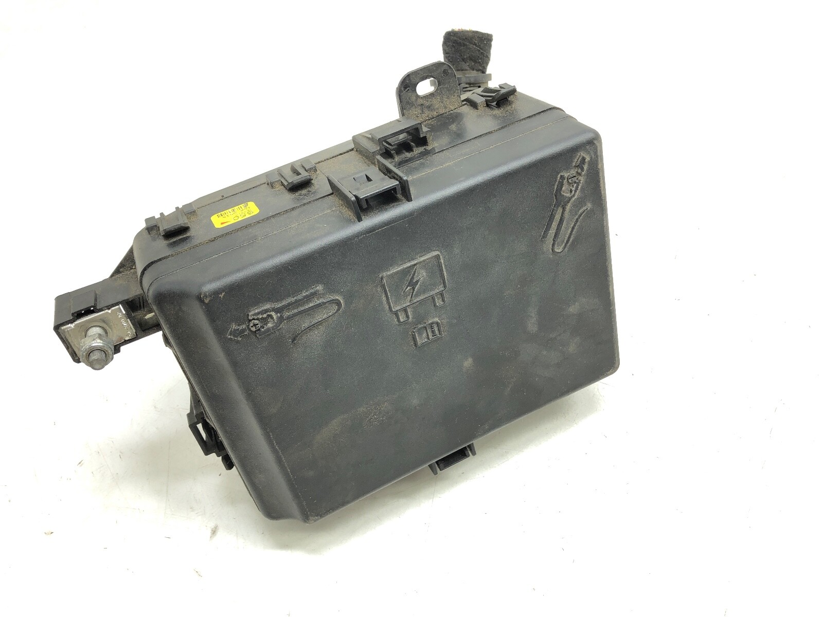 2014-2019 MASERATI GHIBLI S Q4 FRONT FUSE RELAY BOX OEM.