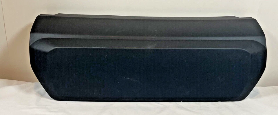 GMC Yukon XL Yukon XL Denali o placa de adorno suburbano 2021 GM1129130 84340919 Foto 3 de 4