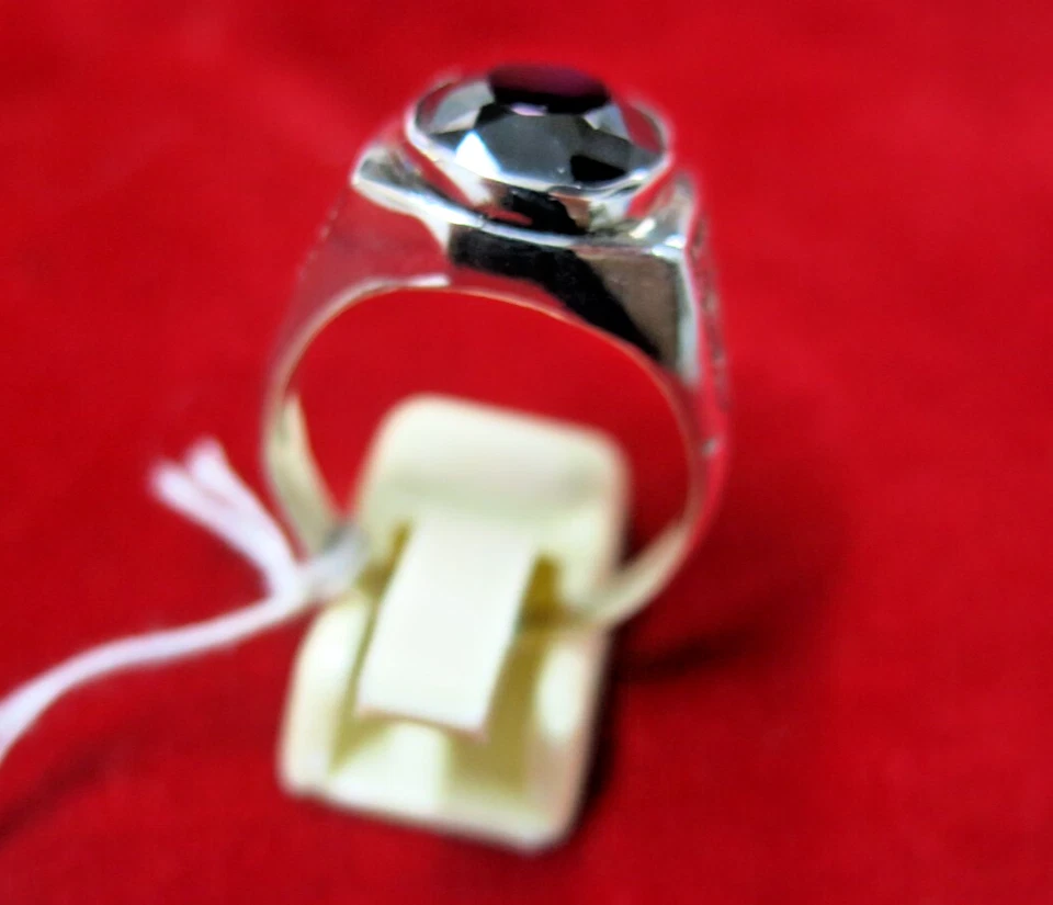 Vintage Men's Signet Sterling Silver Dark Amethyst Ring Oval Bezel Set, Size 12 - Image 4 of 4