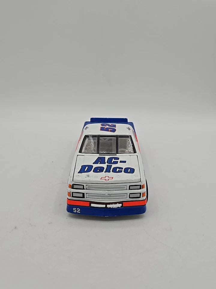 Camión tragamonedas NASCAR Action 1/24. Ken Schrader #52 AC Delco Foto 3 de 4