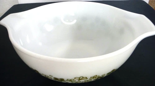 Vintage 1961 Pyrex: #443 White Spring Blossom Crazy Daisy Nesting Bowl 2.5 Qt