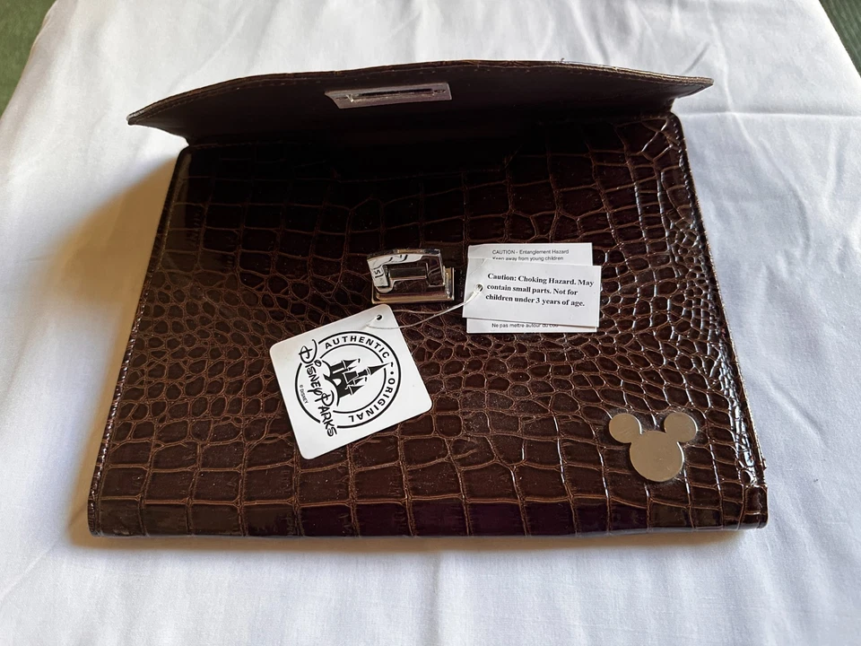 Чехол для планшета iPad Disney Parks коричневый аллигатор клатч значок Микки 10 дюймов x 7,5 дюйма - Изображение 4 из 4