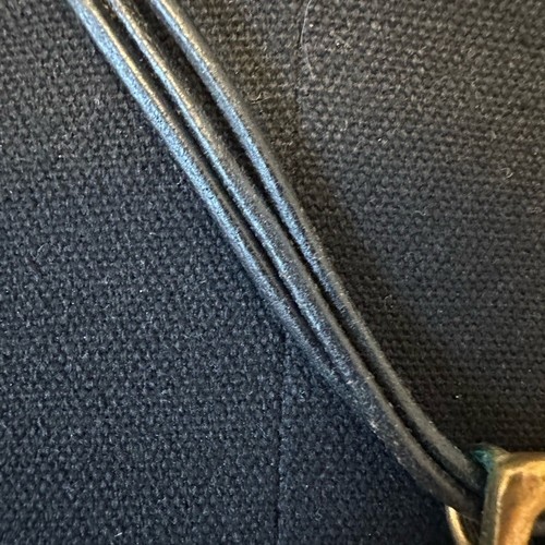 Collana dichiarazione geometrica moderna ciondolo metallo misto cordino nero - Foto 5 di 8