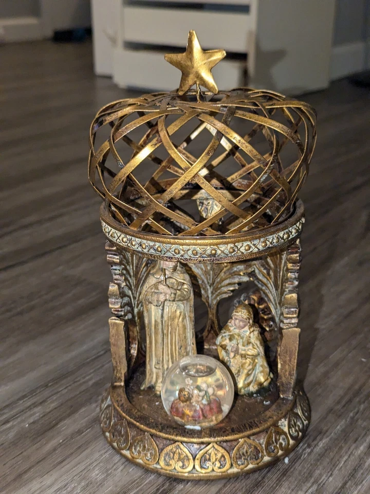 Juego de Belén 6 Piezas Acentos Metálicos Dorados Globo de Nieve Kirklands Hogar En Caja Foto 2 de 4