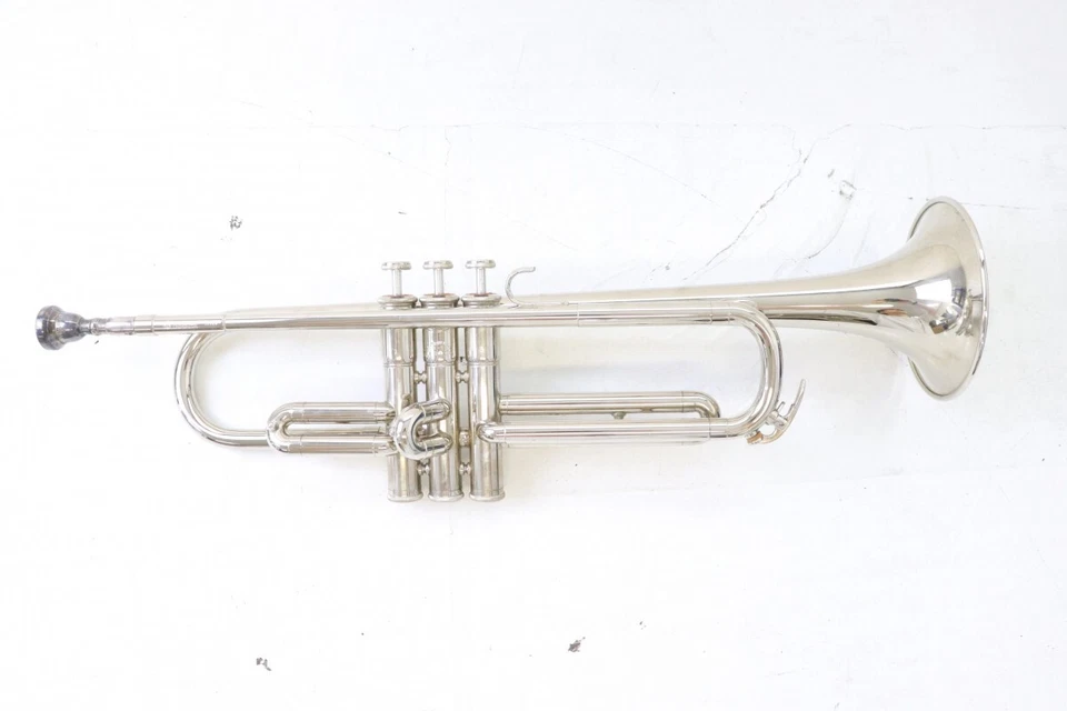 YAMAHA YTR-135 Trumpet Wind instrument Silver Color with Hard Case Used - Image 3 of 4
