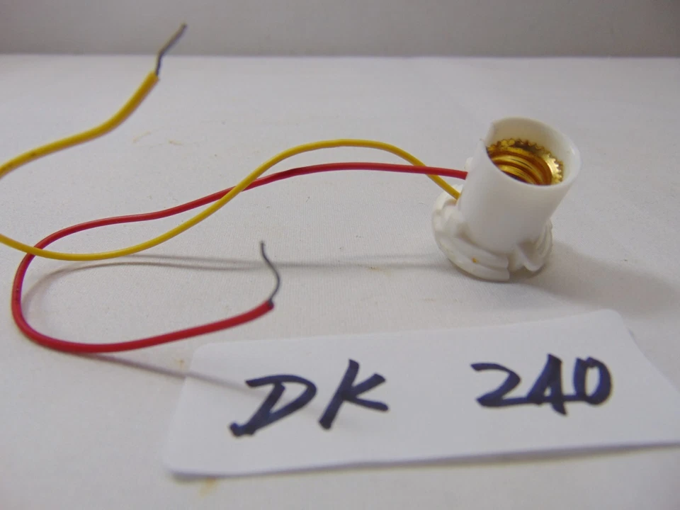 Fuente Wilton Fanci 2008 Repuesto Bombilla Lámpara Enchufe Base Eléctrica Foto 2 de 4